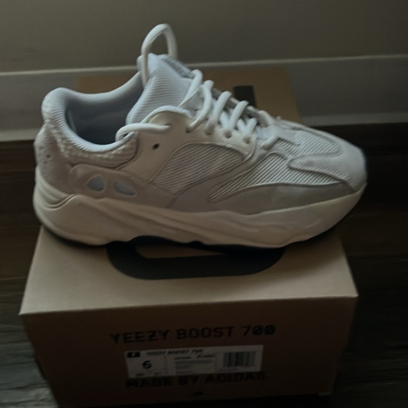 Adidas Yeezy Boost 700 Kids Sneakers - Cream